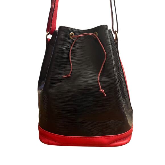 Louis Vuitton Handbags - Louis Vuitton Vintage Noe Bucket Bag Black Red Epi Leather 1995 Large Shoulder